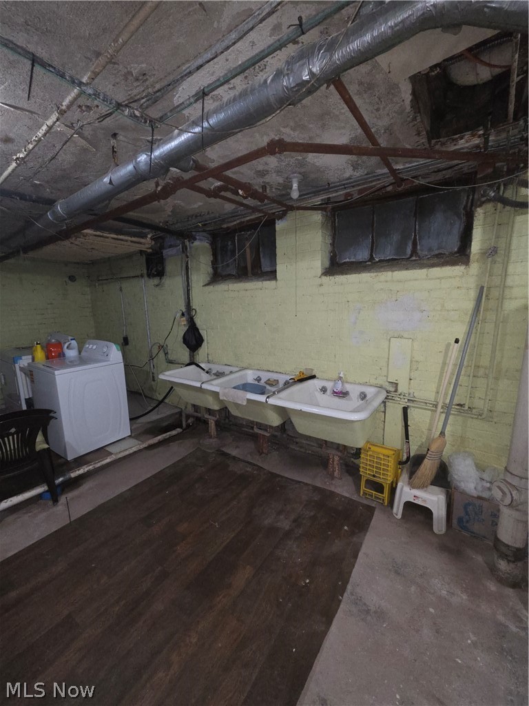 5337 Dolloff Road Cleveland OH 44127