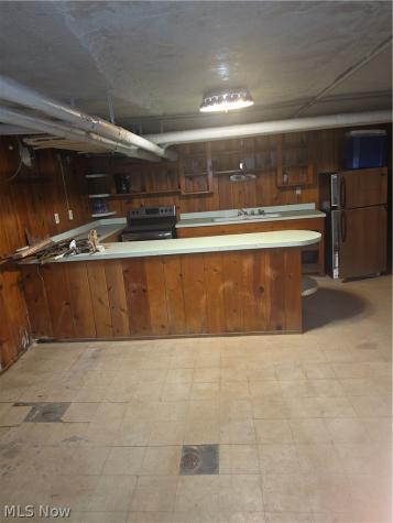 5337 Dolloff Road Cleveland OH 44127