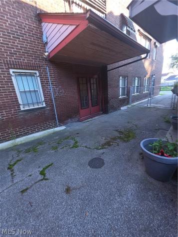 5337 Dolloff Road Cleveland OH 44127