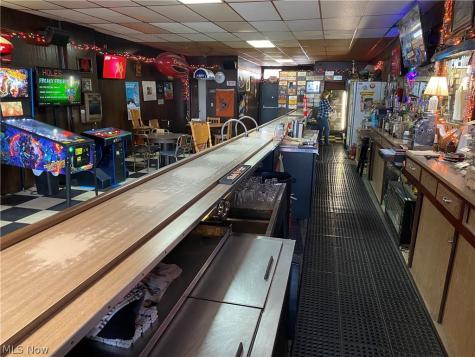 915 Wooster Road W Barberton OH 44203