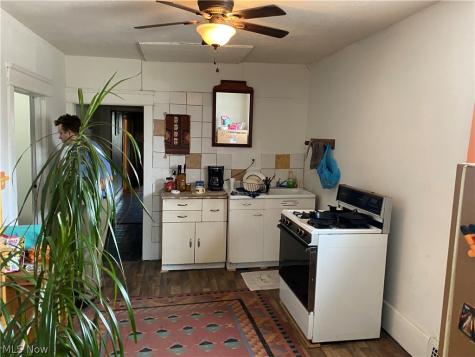 915 Wooster Road W Barberton OH 44203