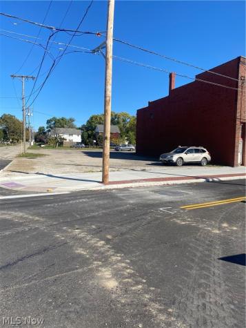 915 Wooster Road W Barberton OH 44203