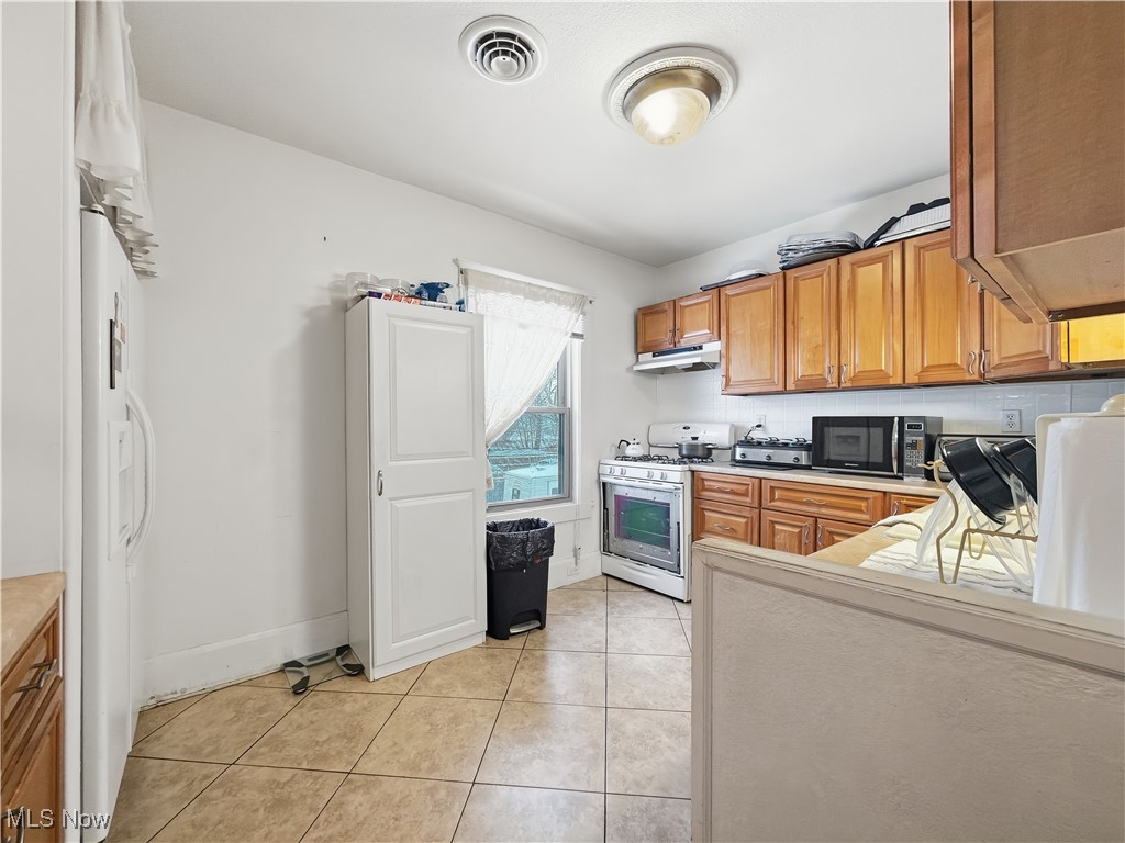 1214 E Market Street Warren OH 44483