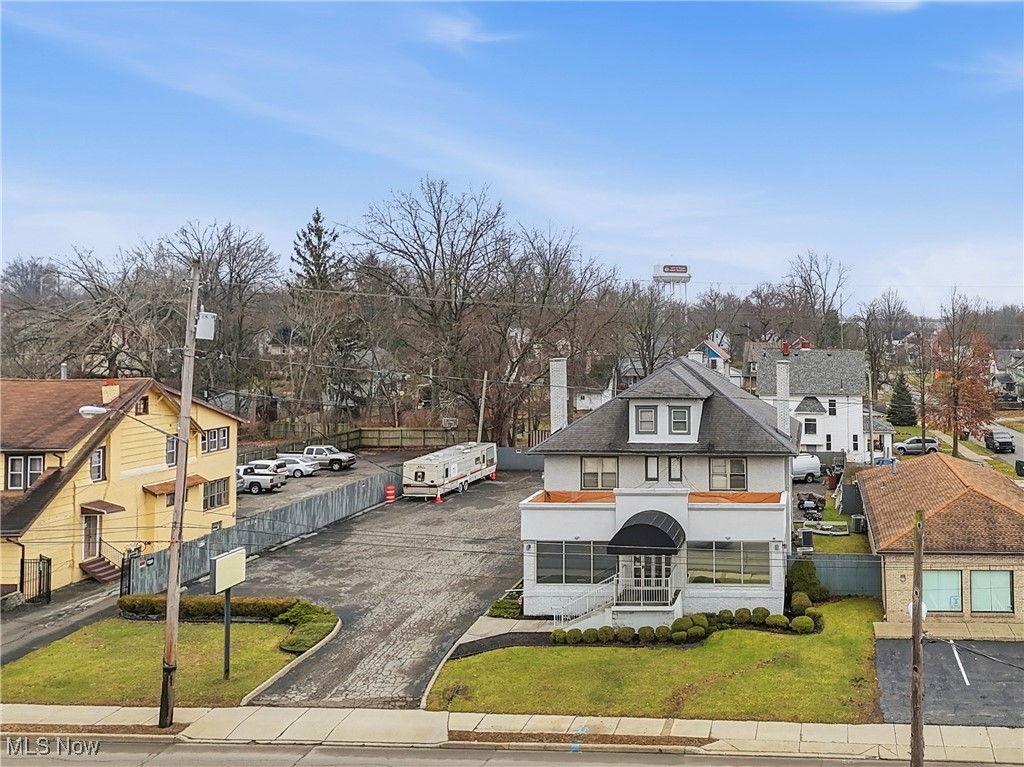 1214 E Market Street Warren OH 44483