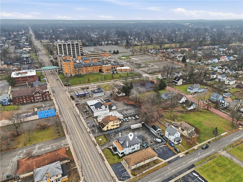 1214 E Market Street Warren OH 44483