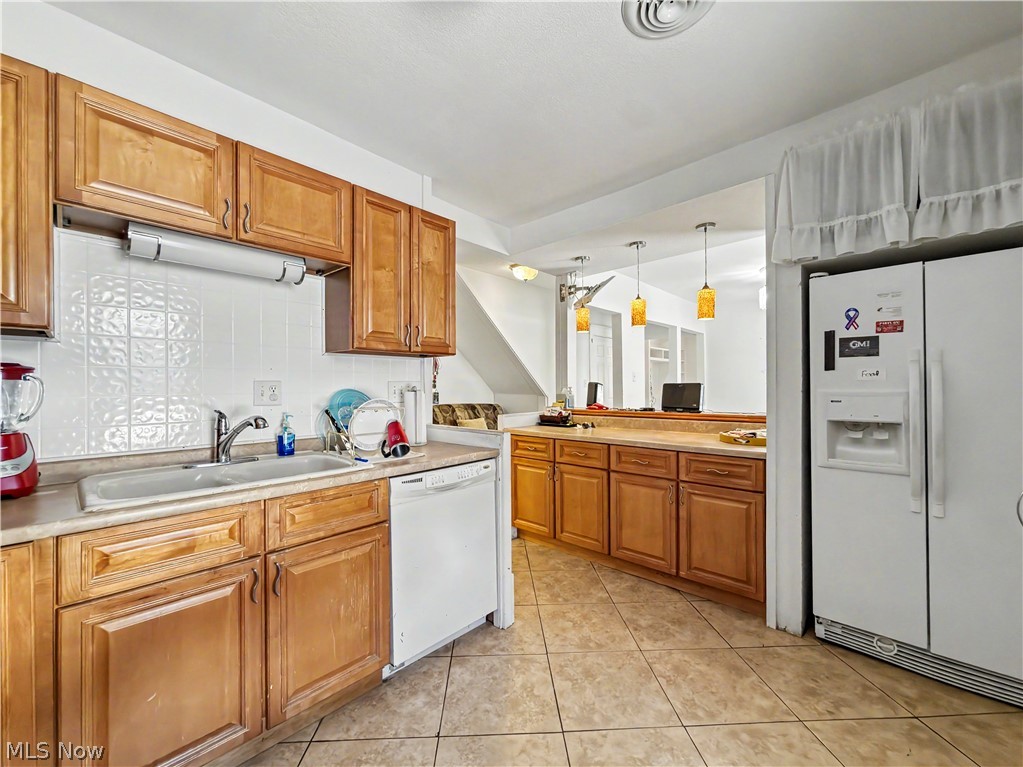 1214 E Market Street Warren OH 44483
