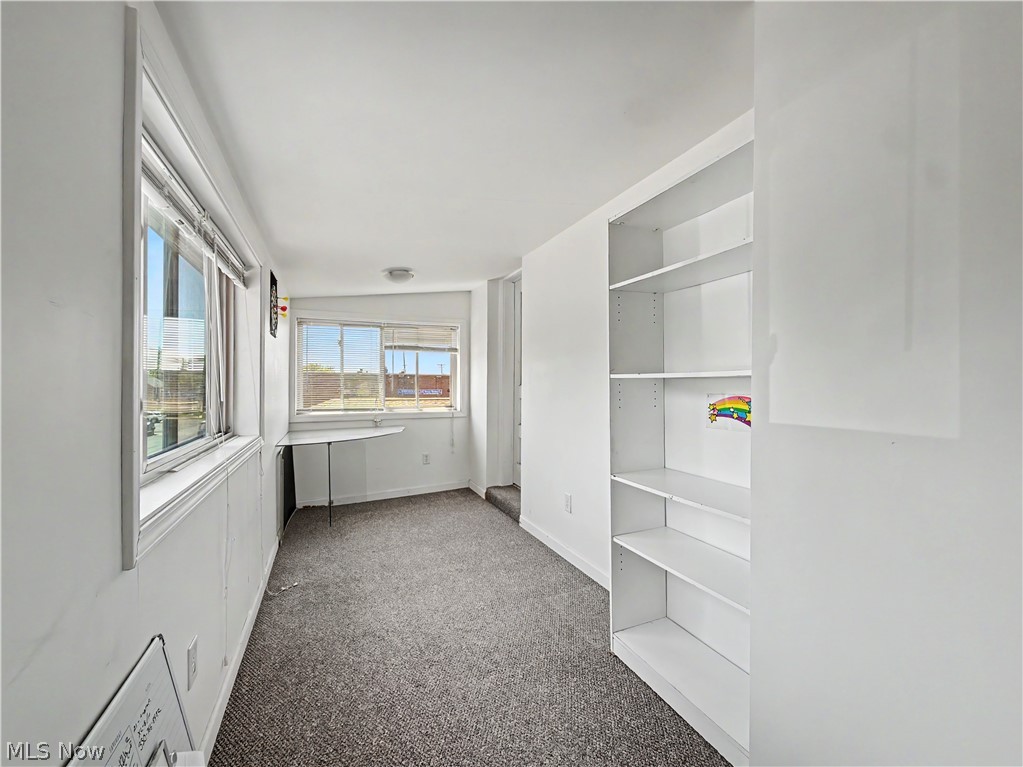 1214 E Market Street Warren OH 44483