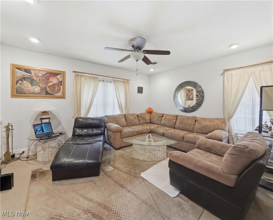 1214 E Market Street Warren OH 44483