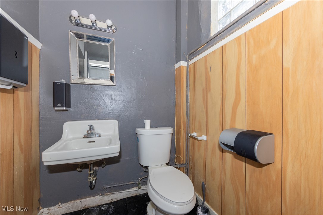 2078 S Taylor Road Cleveland Heights OH 44118