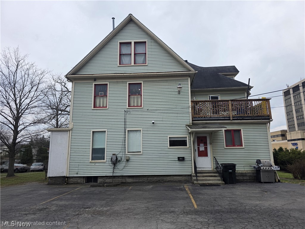 1451 E Market Street Warren OH 44483