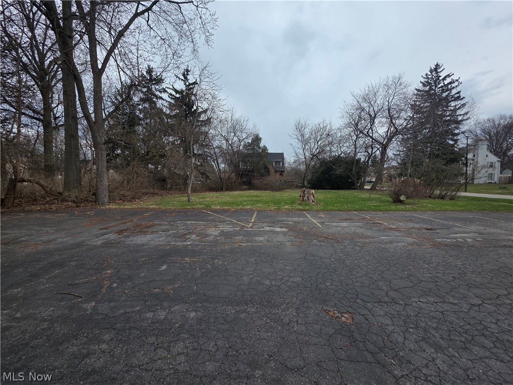 1451 E Market Street Warren OH 44483
