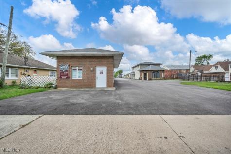 5374 Oberlin Avenue Lorain OH 44053