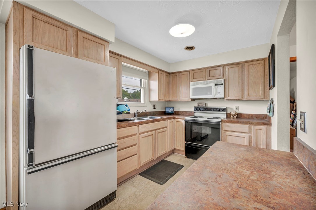 5374 Oberlin Avenue Lorain OH 44053