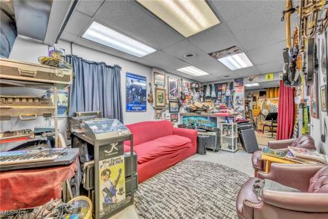 5374 Oberlin Avenue Lorain OH 44053