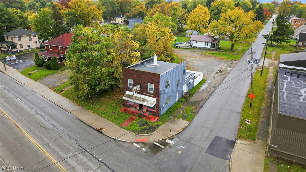 2006 Youngstown Road SE Warren OH 44484
