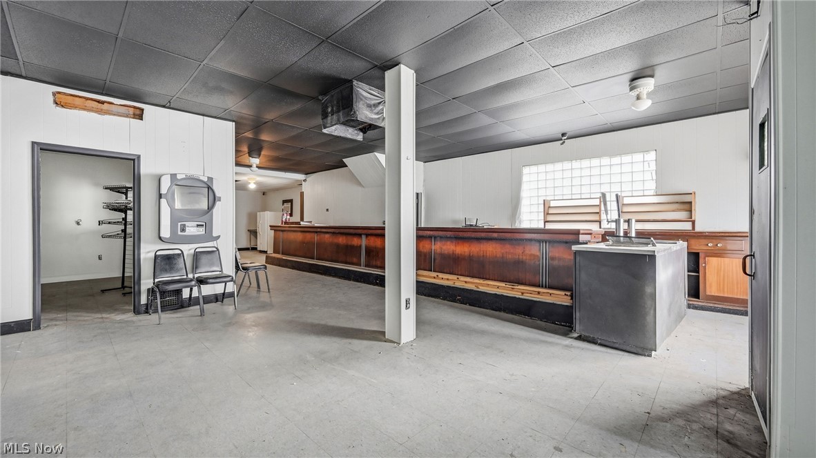 2006 Youngstown Road SE Warren OH 44484