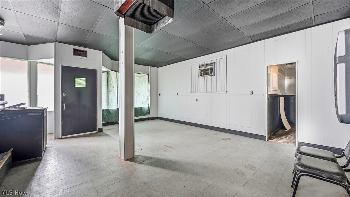 2006 Youngstown Road SE Warren OH 44484