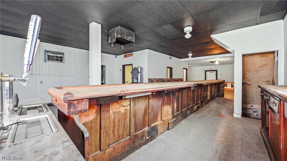 2006 Youngstown Road SE Warren OH 44484