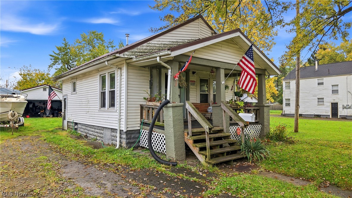 2006 Youngstown Road SE Warren OH 44484