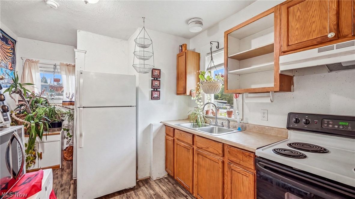 2006 Youngstown Road SE Warren OH 44484