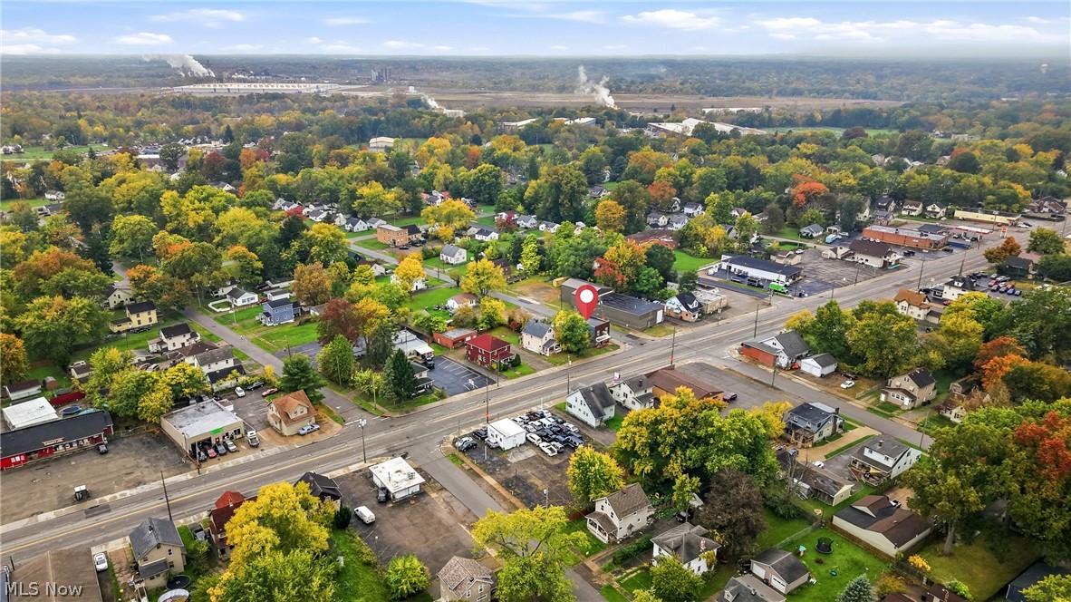 2006 Youngstown Road SE Warren OH 44484