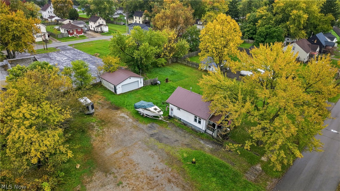 2006 Youngstown Road SE Warren OH 44484