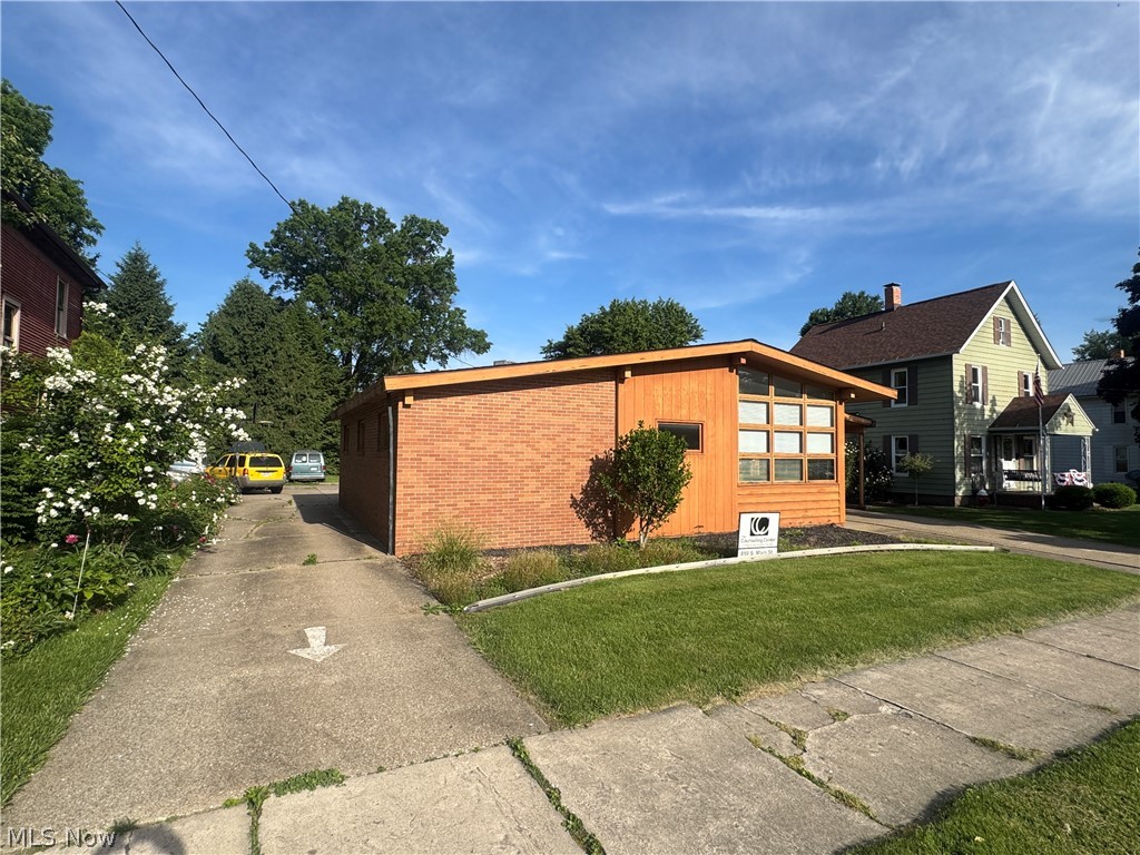 859 S Main Street Orrville OH 44667