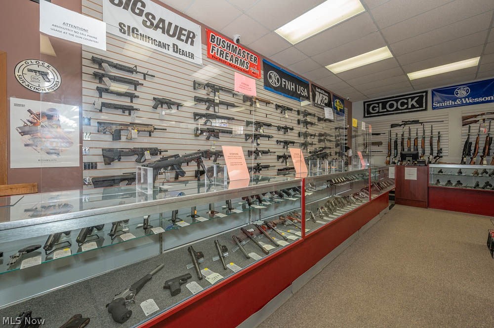 9074 Market North Lima OH 44452