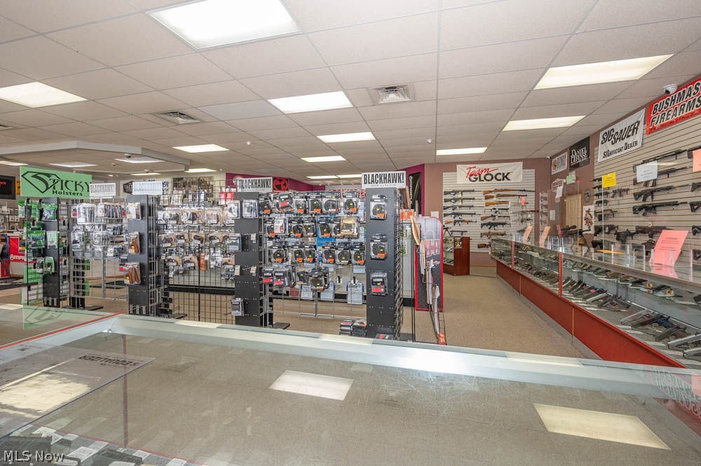 9074 Market North Lima OH 44452