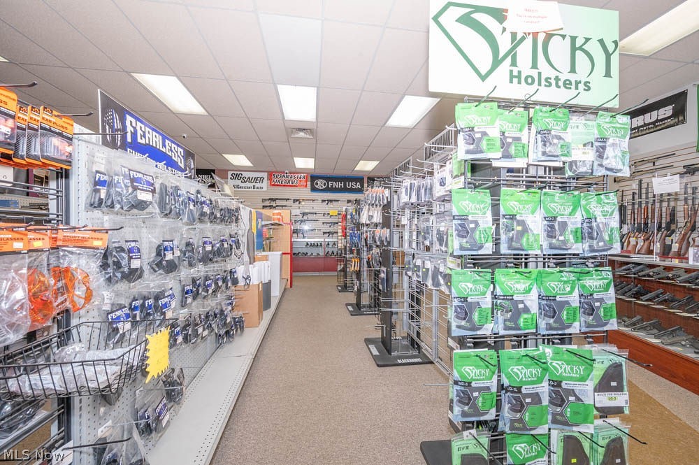 9074 Market North Lima OH 44452