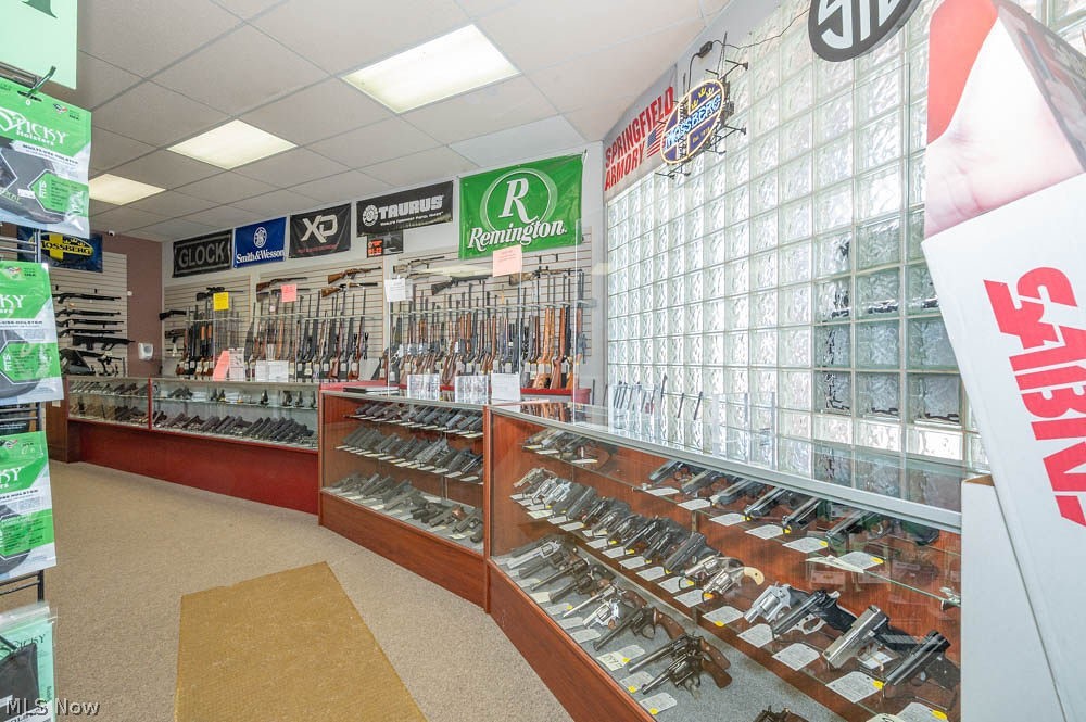 9074 Market North Lima OH 44452