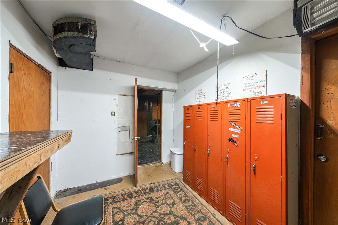 3306 Salem Warren Road Warren OH 44481