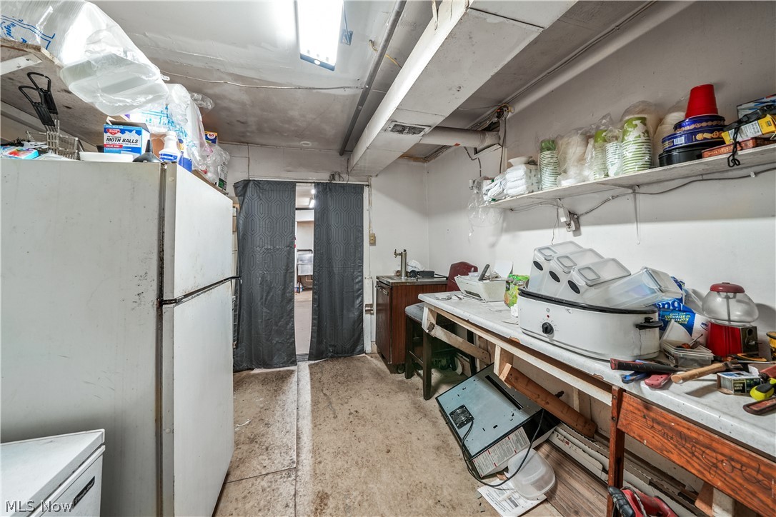 3306 Salem Warren Road Warren OH 44481