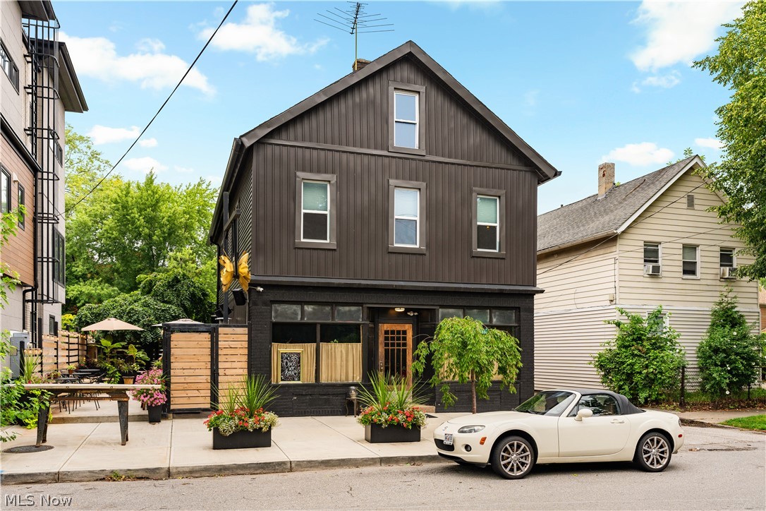 2102 Freeman Avenue Cleveland OH 44113