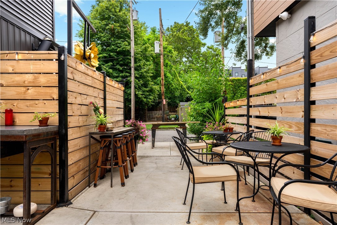 2102 Freeman Avenue Cleveland OH 44113
