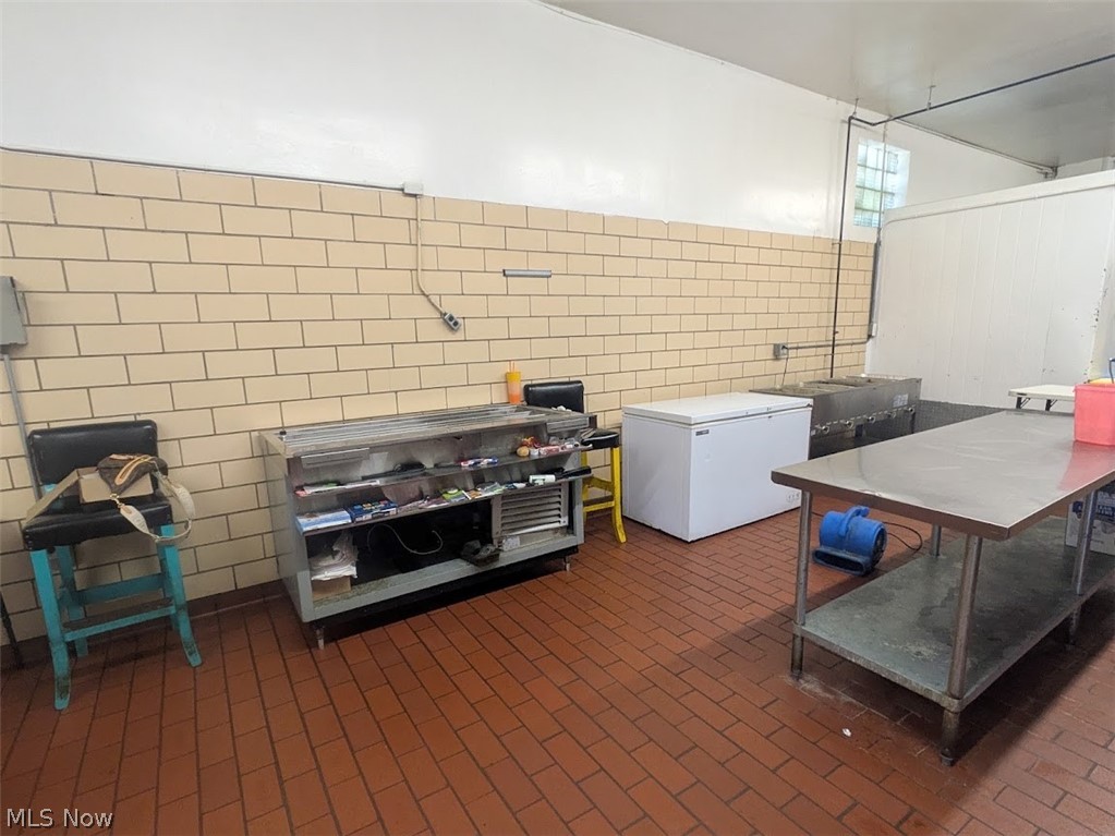 651 E 185th Street Euclid OH 44119