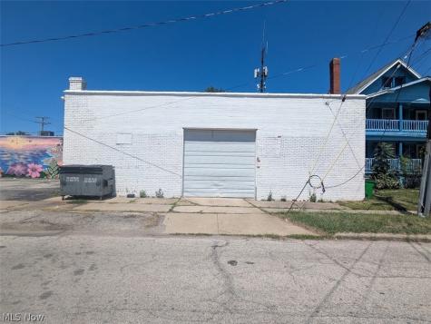 651 E 185th Street Euclid OH 44119