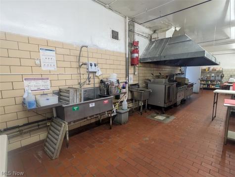 651 E 185th Street Euclid OH 44119