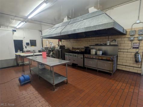 651 E 185th Street Euclid OH 44119