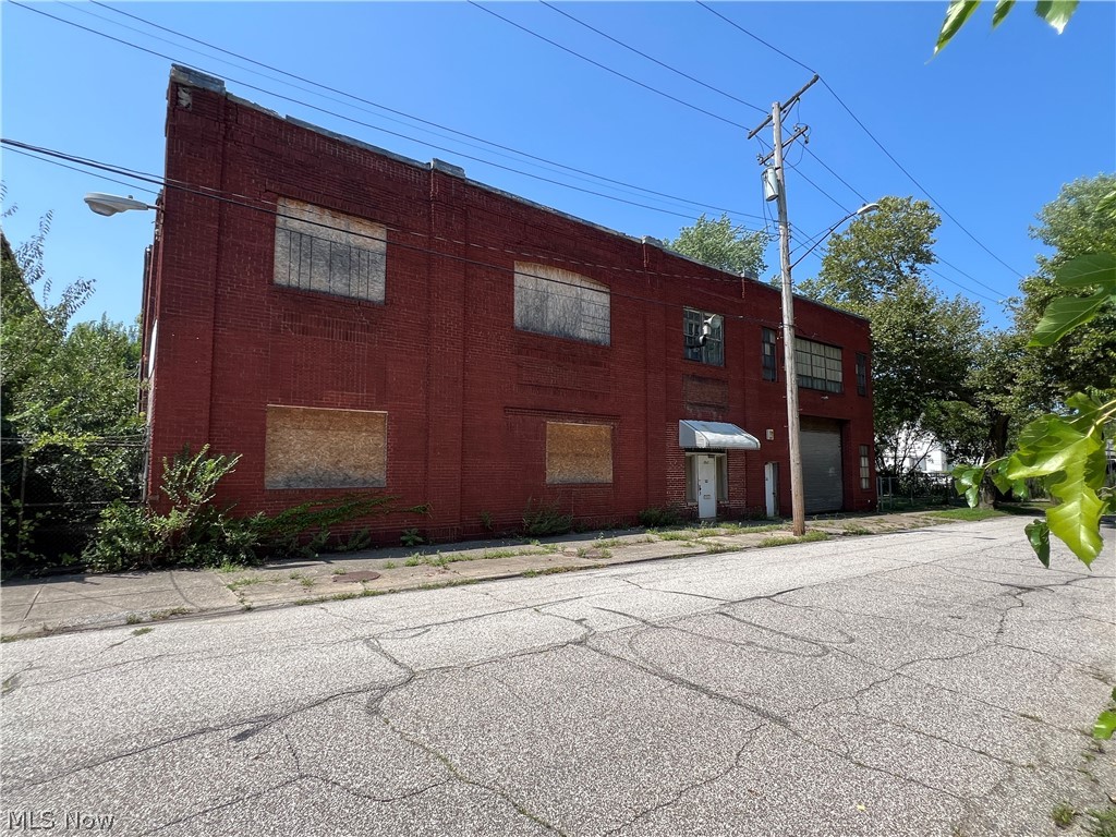 1802 E 47th Street Cleveland OH 44103