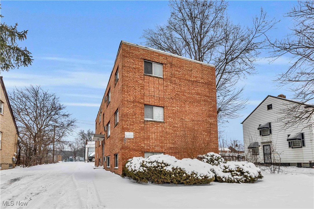 16703 Harvard Avenue Cleveland OH 44128