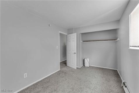 16703 Harvard Avenue Cleveland OH 44128