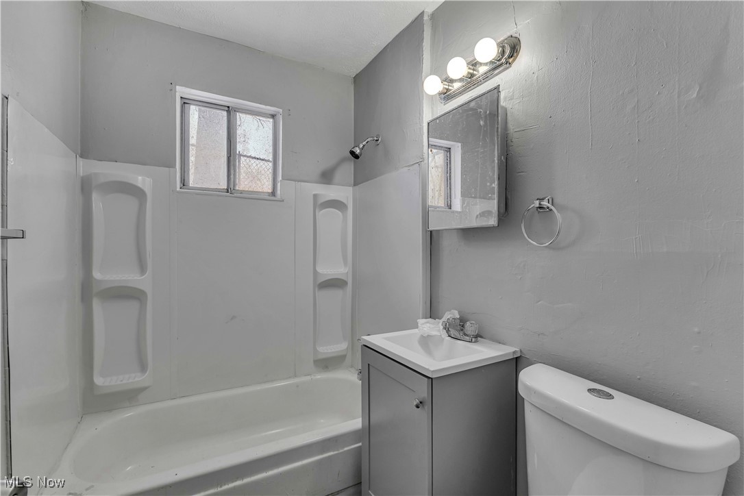 16703 Harvard Avenue Cleveland OH 44128