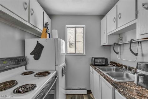 16703 Harvard Avenue Cleveland OH 44128