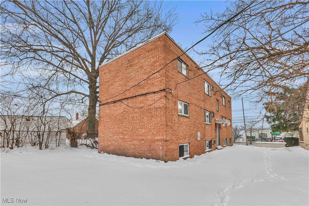 16703 Harvard Avenue Cleveland OH 44128