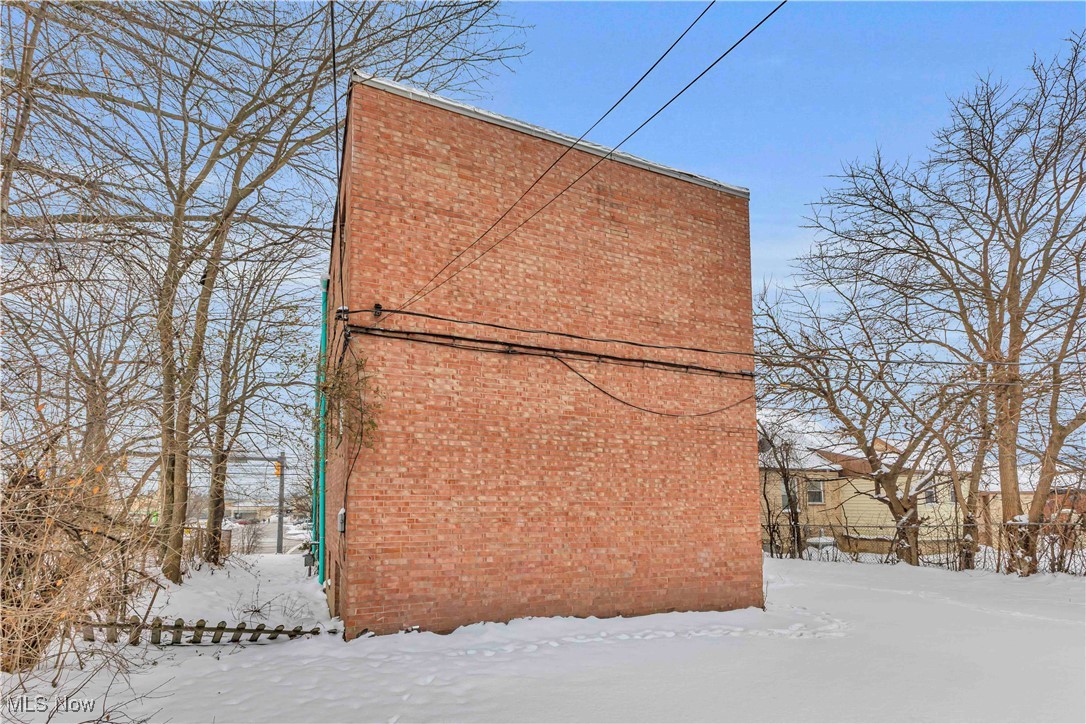 16703 Harvard Avenue Cleveland OH 44128