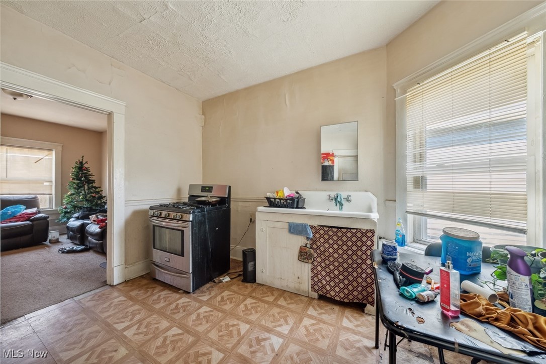 6516 Saint Clair Avenue Cleveland OH 44103