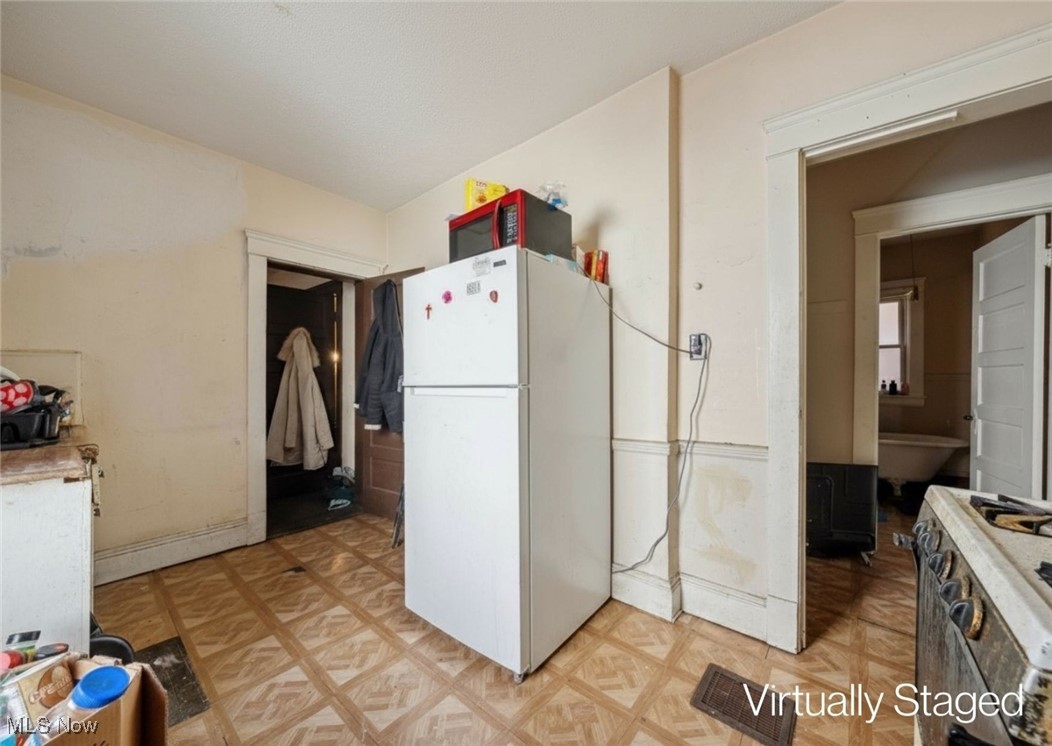 6516 Saint Clair Avenue Cleveland OH 44103