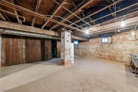 6516 Saint Clair Avenue Cleveland OH 44103