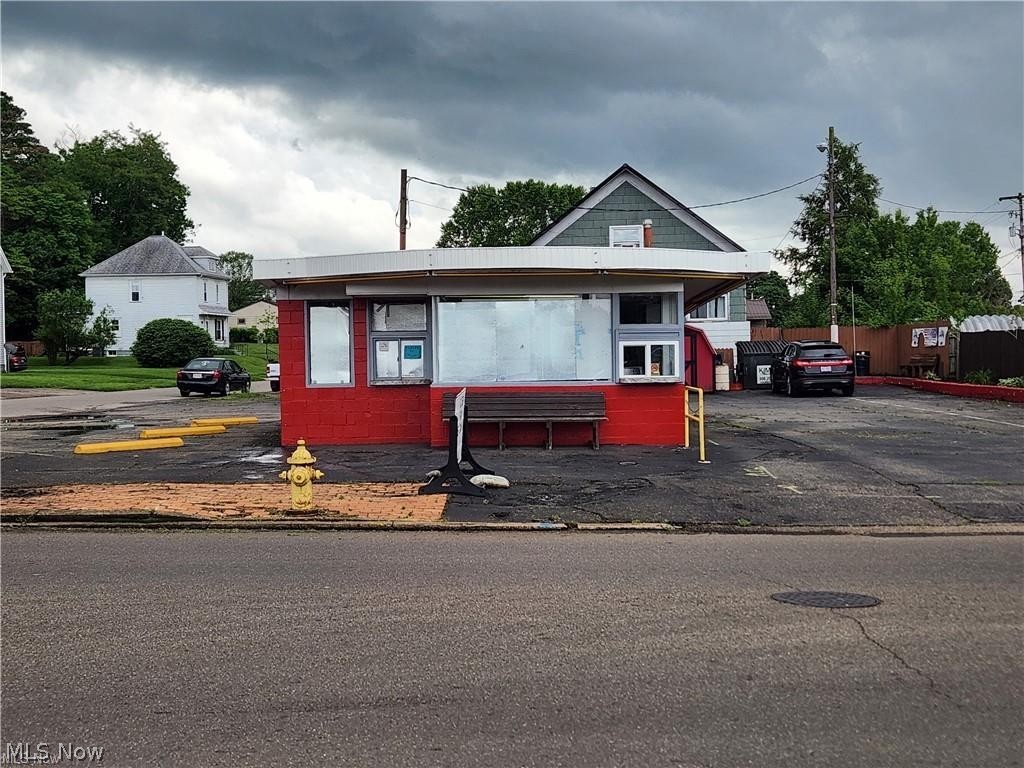 1431 Chestnut Street Coshocton OH 43812